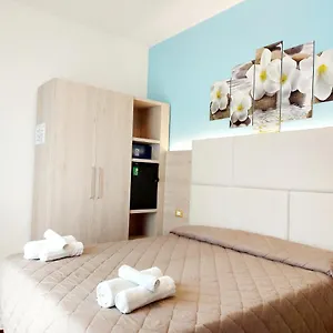 hotel-monica-rimini.emilia-romagnahotels.net/