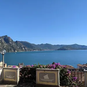 Apartment Gina's Riva di Solto